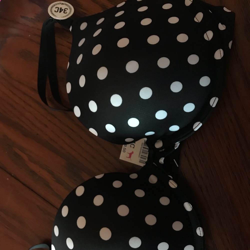 NWT 34C Victoria Secret Bra